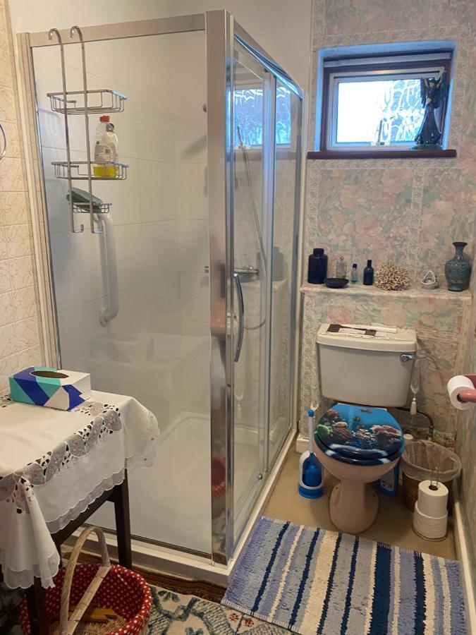 Chiswick Riviera With Free Parking Bed and Breakfast London Eksteriør billede