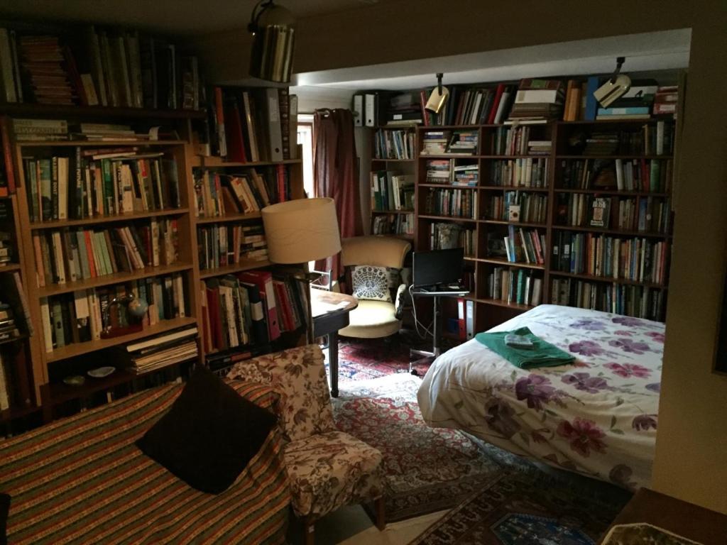 Chiswick Riviera With Free Parking Bed and Breakfast London Eksteriør billede