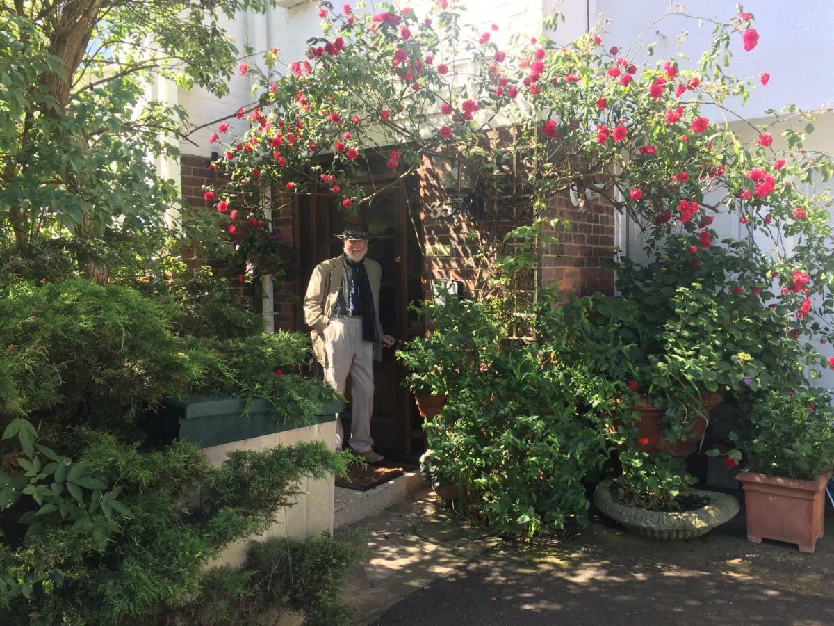 Chiswick Riviera With Free Parking Bed and Breakfast London Eksteriør billede